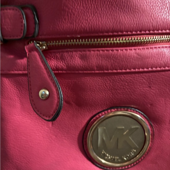 Michael Kors pink purse is brand new - Picture 4 of 9